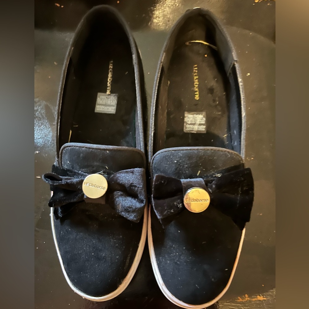 Liz Claiborne Black Flats with Bow Accent